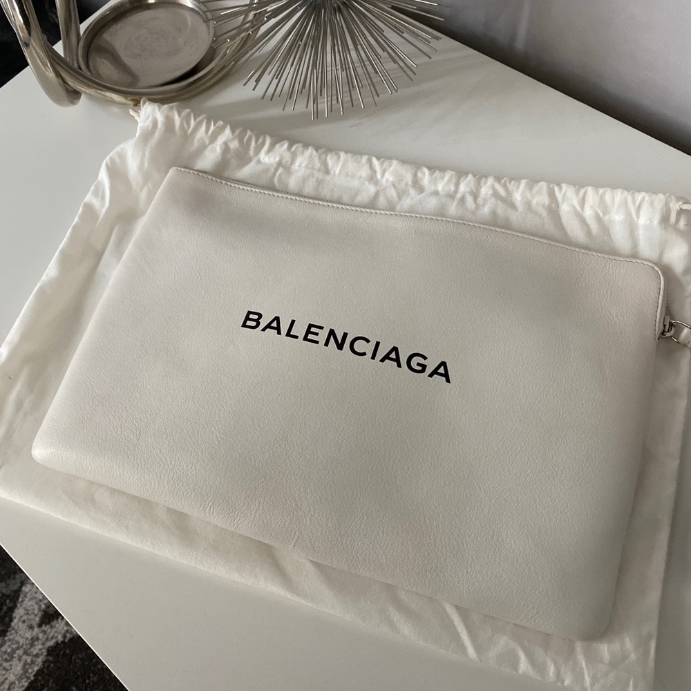 balenciga pouch